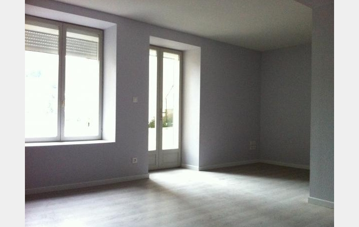 Appartement P3   THIERS  83 m2 570 € 