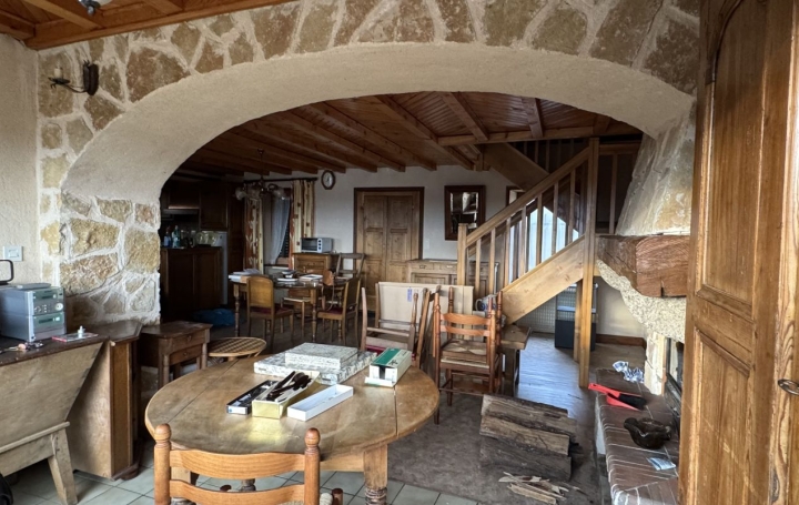 Maison de ville SAINT-REMY-SUR-DUROLLE 95 m2 85 000 € Maison de ville SAINT-REMY-SUR-DUROLLE 95 m2 85 000 €